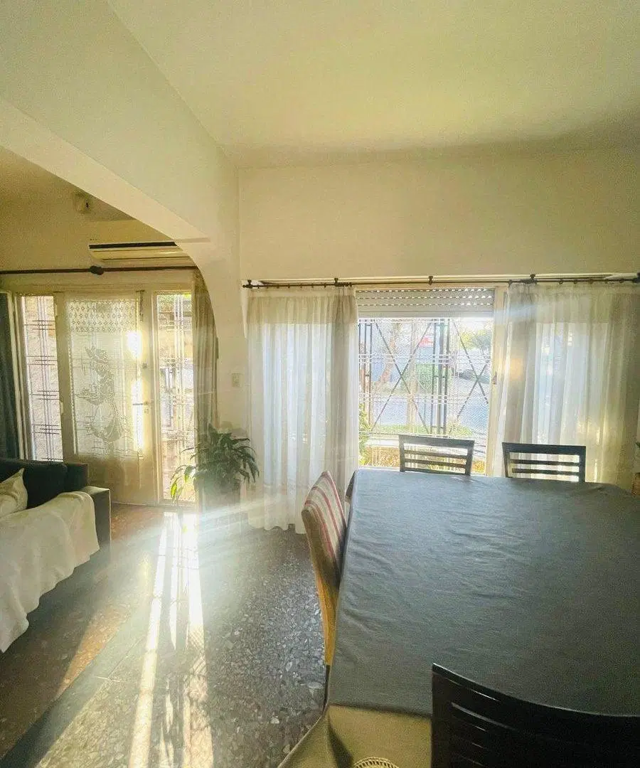 VENTA DE CASA 5 DORMITORIOS EN CIUDADELA 5