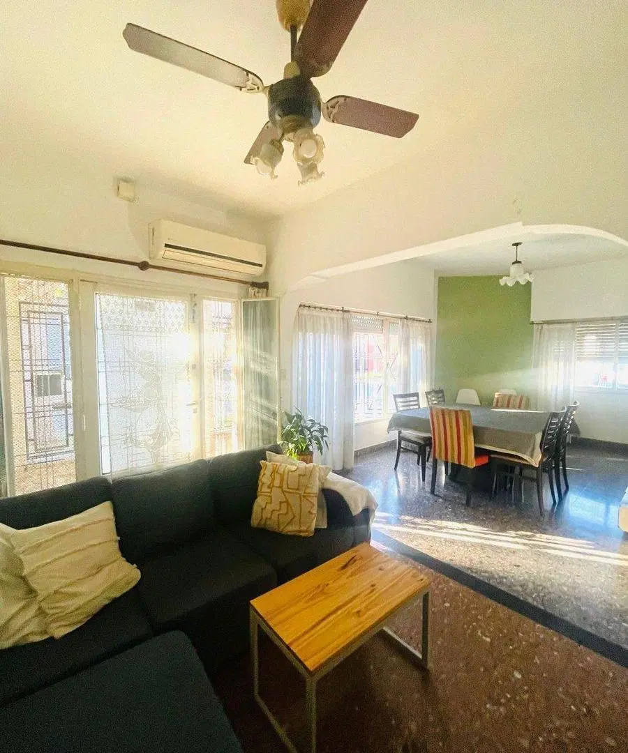 VENTA DE CASA 5 DORMITORIOS EN CIUDADELA 4