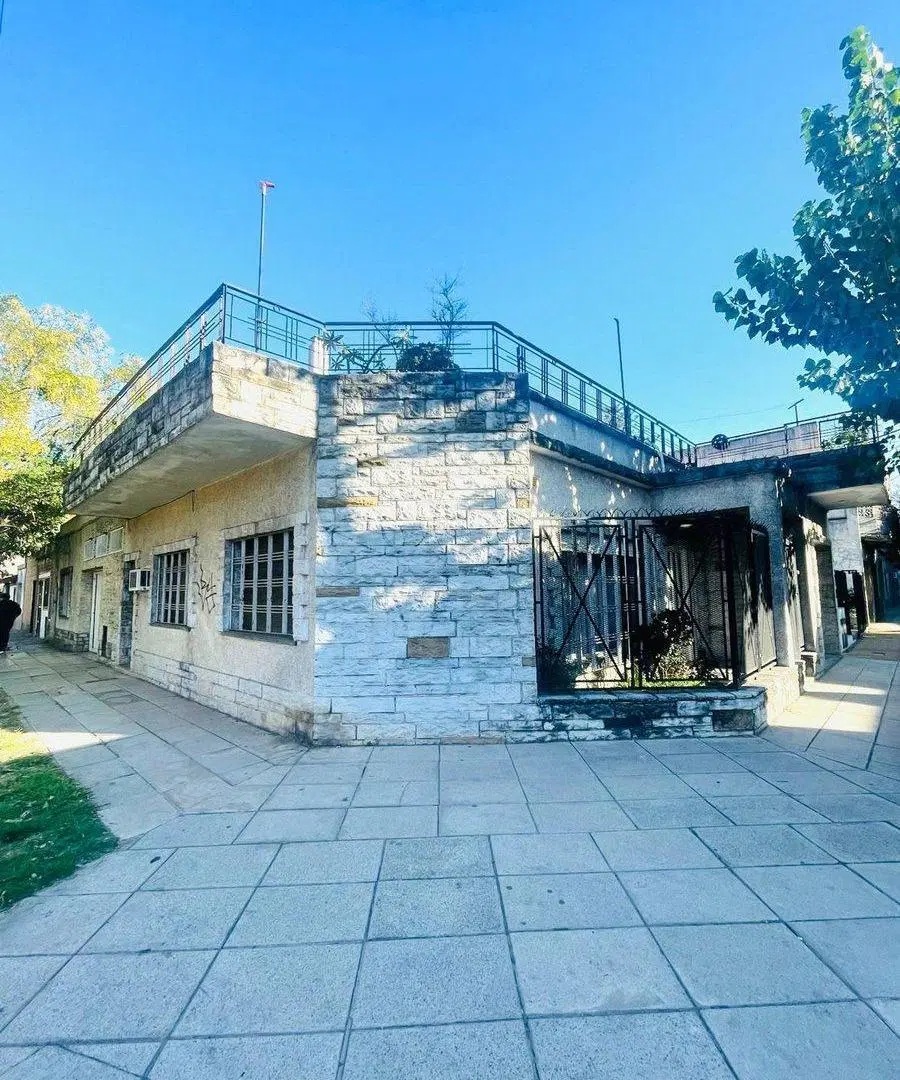 VENTA DE CASA 5 DORMITORIOS EN CIUDADELA 3