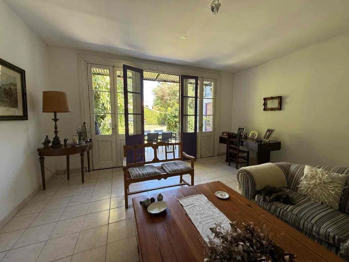 CASA EN VENTA SAN ISIDRO BARRIO CARRERAS 3
