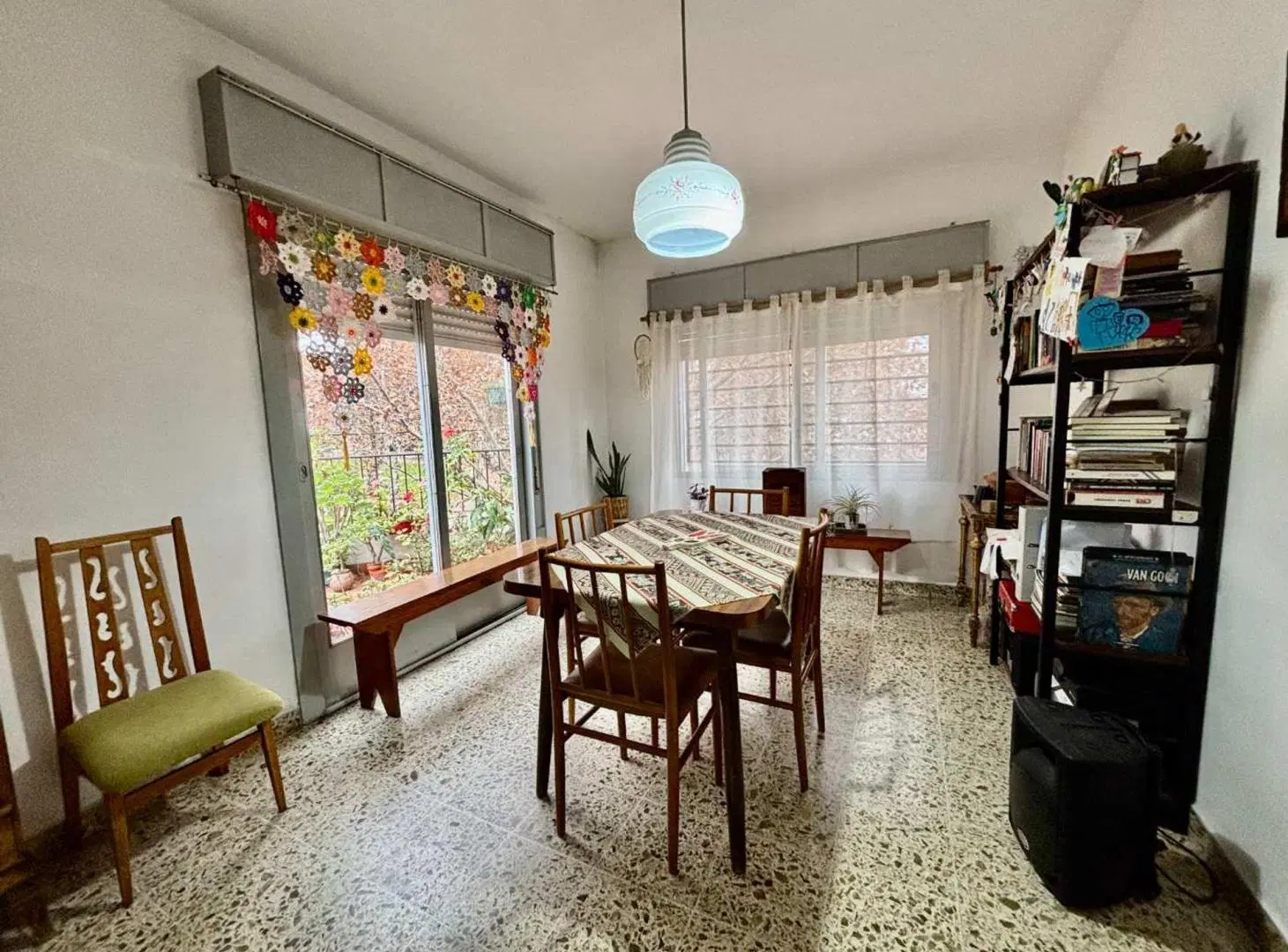 Esquina en Venta en Bella Vista Casa + 2 locales. 5