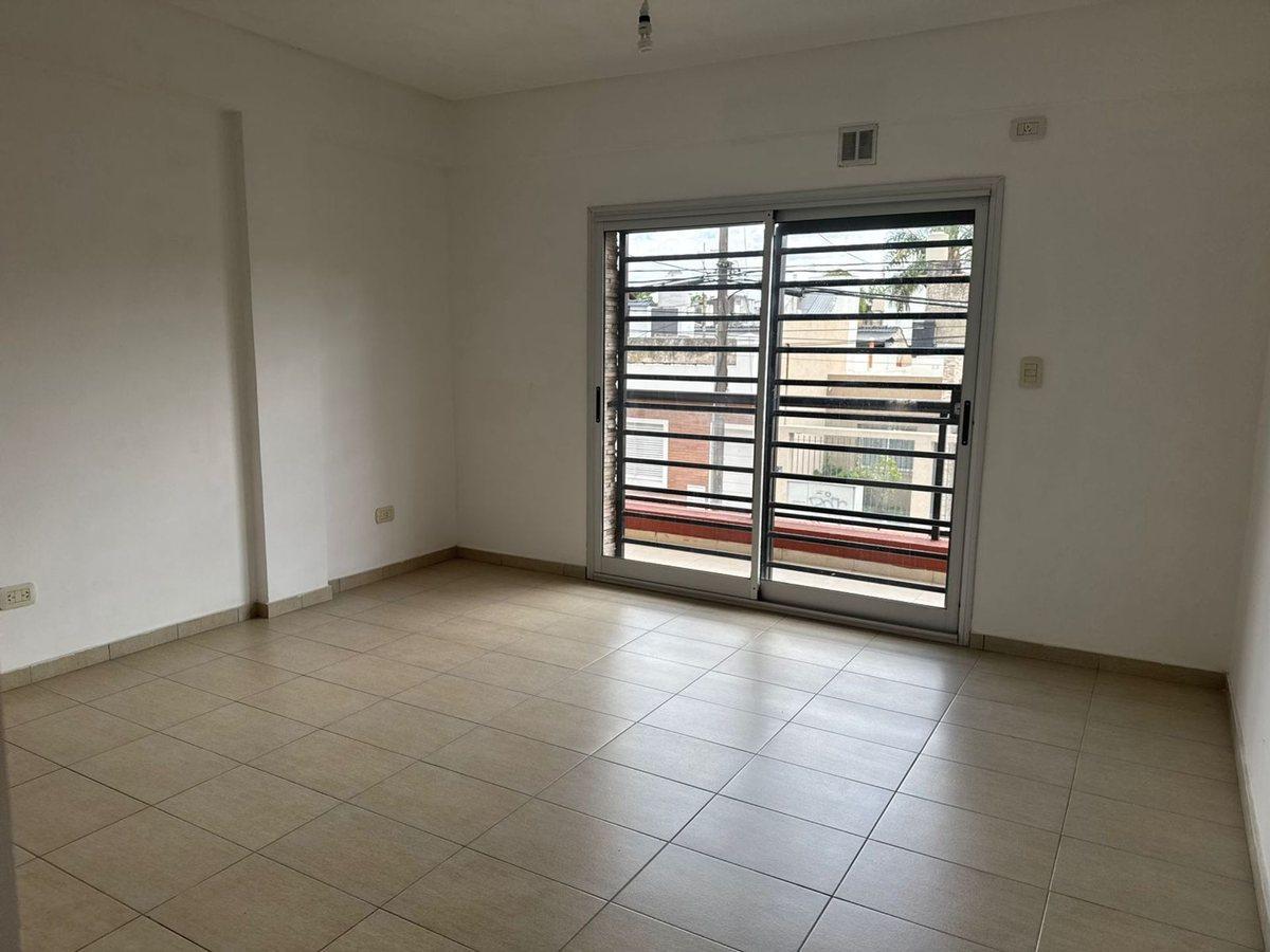 Foto de VENTA DEPARTAMENTO EN CASEROS NORTE, imagen 2