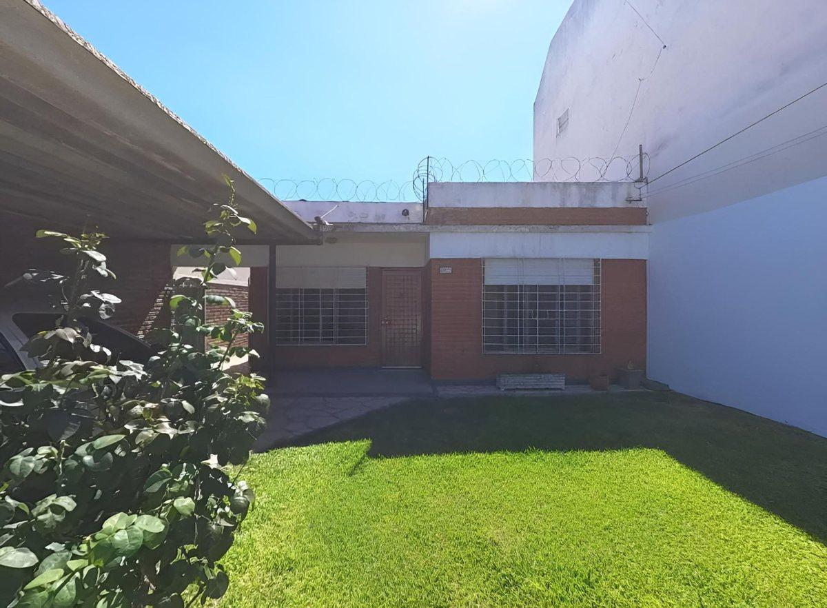 Casa APTO CREDITO 3Amb.coch y jardin V Ballester