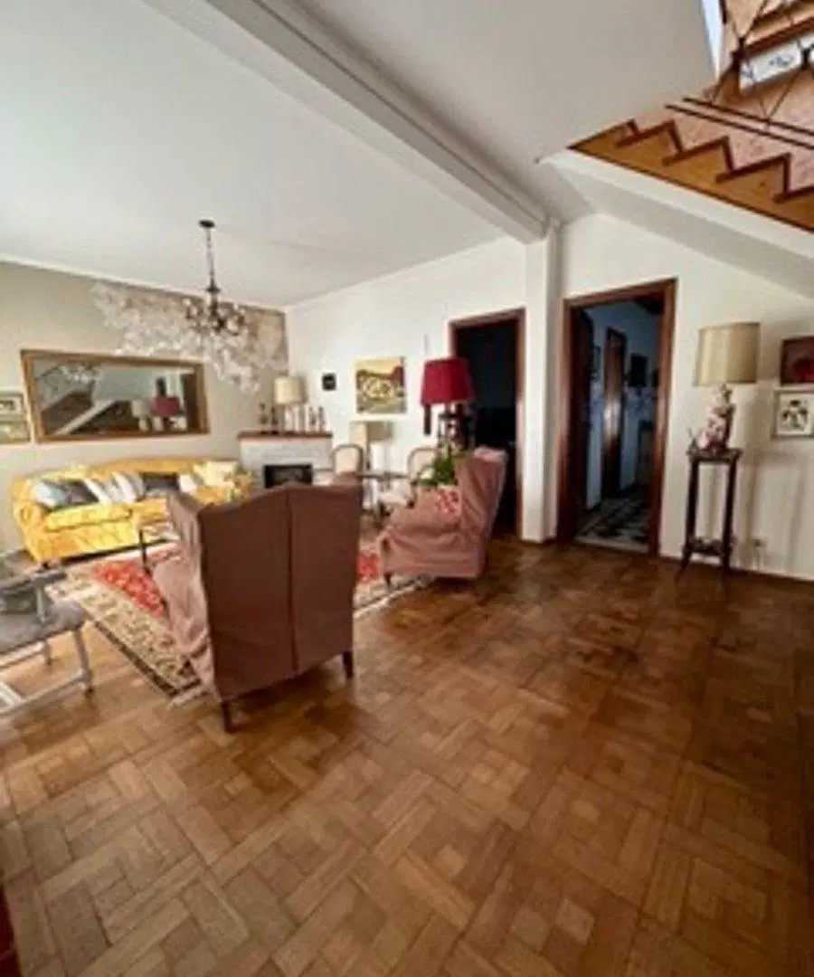 CASA EN VENTA 4 AMB. OLIVOS CON JARDIN, E/3 AUTOS 2