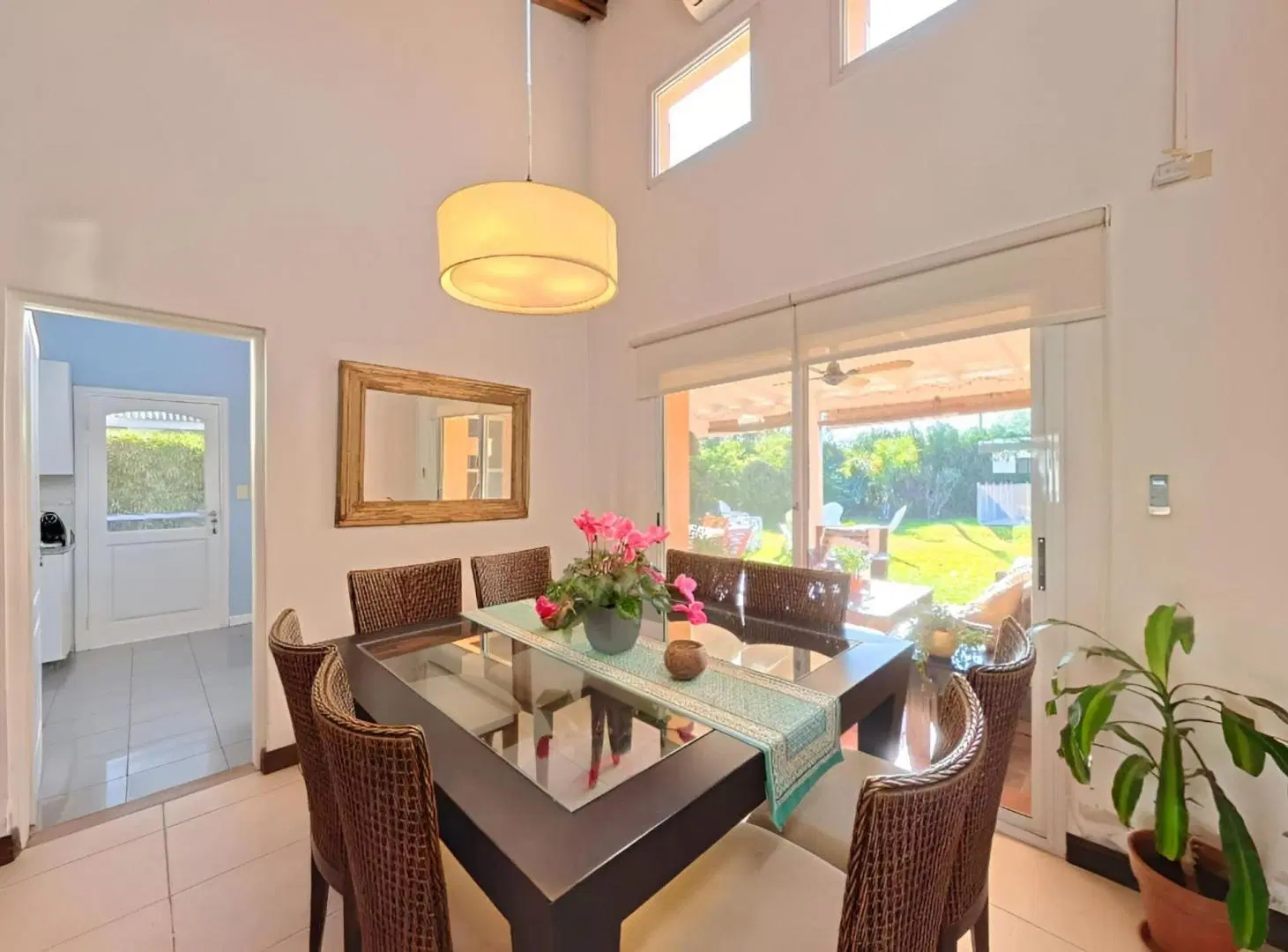 CASA EN VENTA 3 DORMITORIOS CON PILETA B.CERRADO 5
