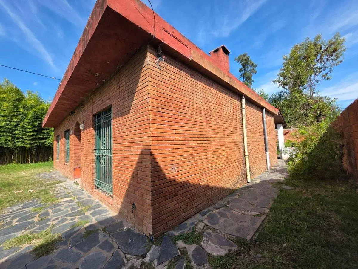 CASA EN VENTA 4 AMBIENTES GARIN CON 3 LOTES 3