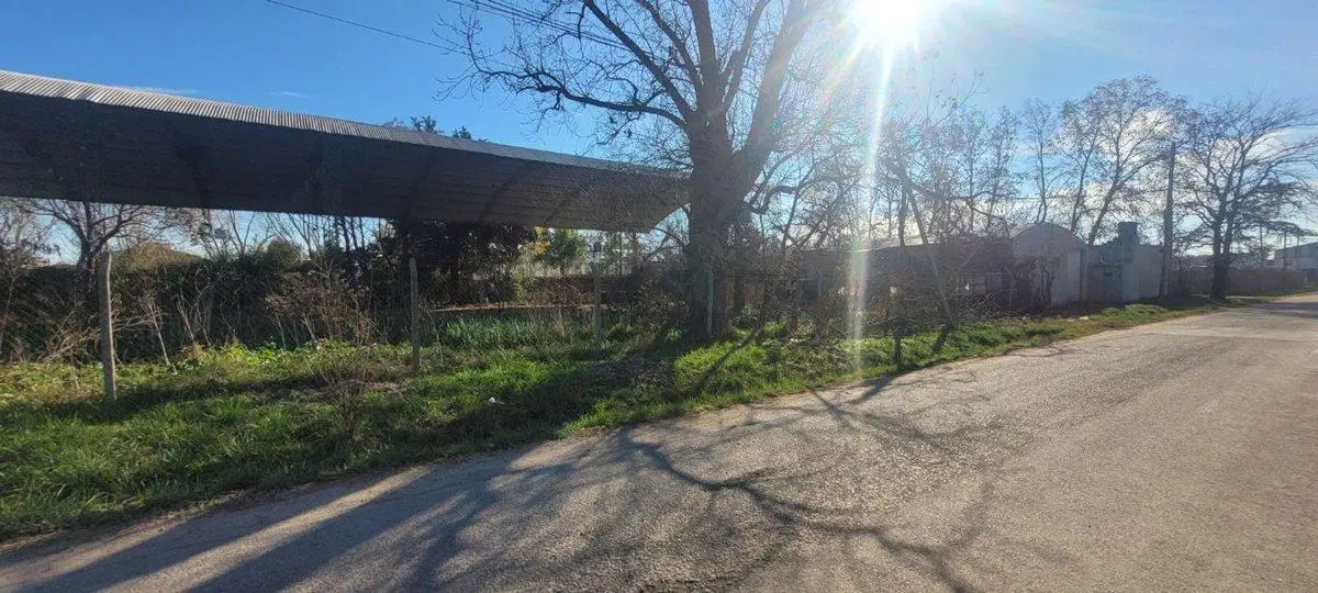 se alquila terreno con tinglado en lujan 5