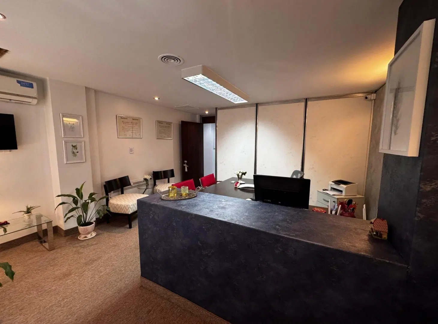 Excelente oficina en venta en San Nicolás 4
