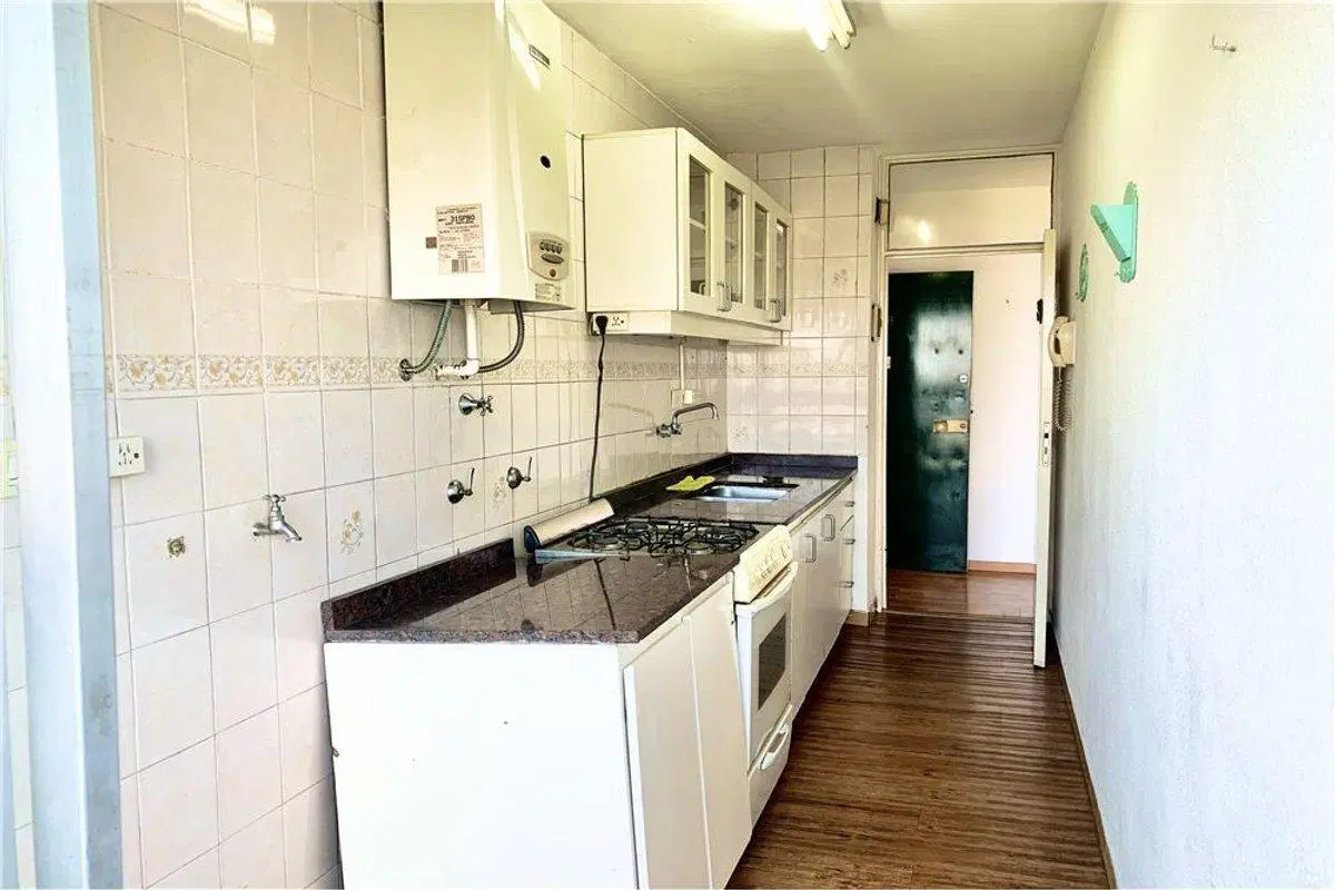 Venta Departamento 4 Amb con Balcón, Martinez 2