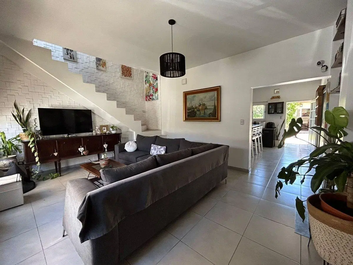 Casa 5 ambientes en venta en Merlo con pileta. 5
