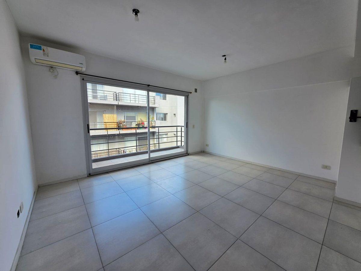Foto de VENTA DEPTO 2 AMBIENTES SEGURIDAD COCHERA TIGRE, imagen 3