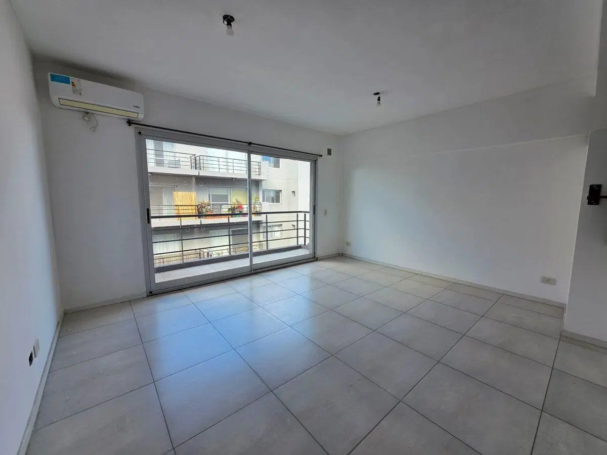 VENTA DEPTO 2 AMBIENTES SEGURIDAD COCHERA TIGRE 3