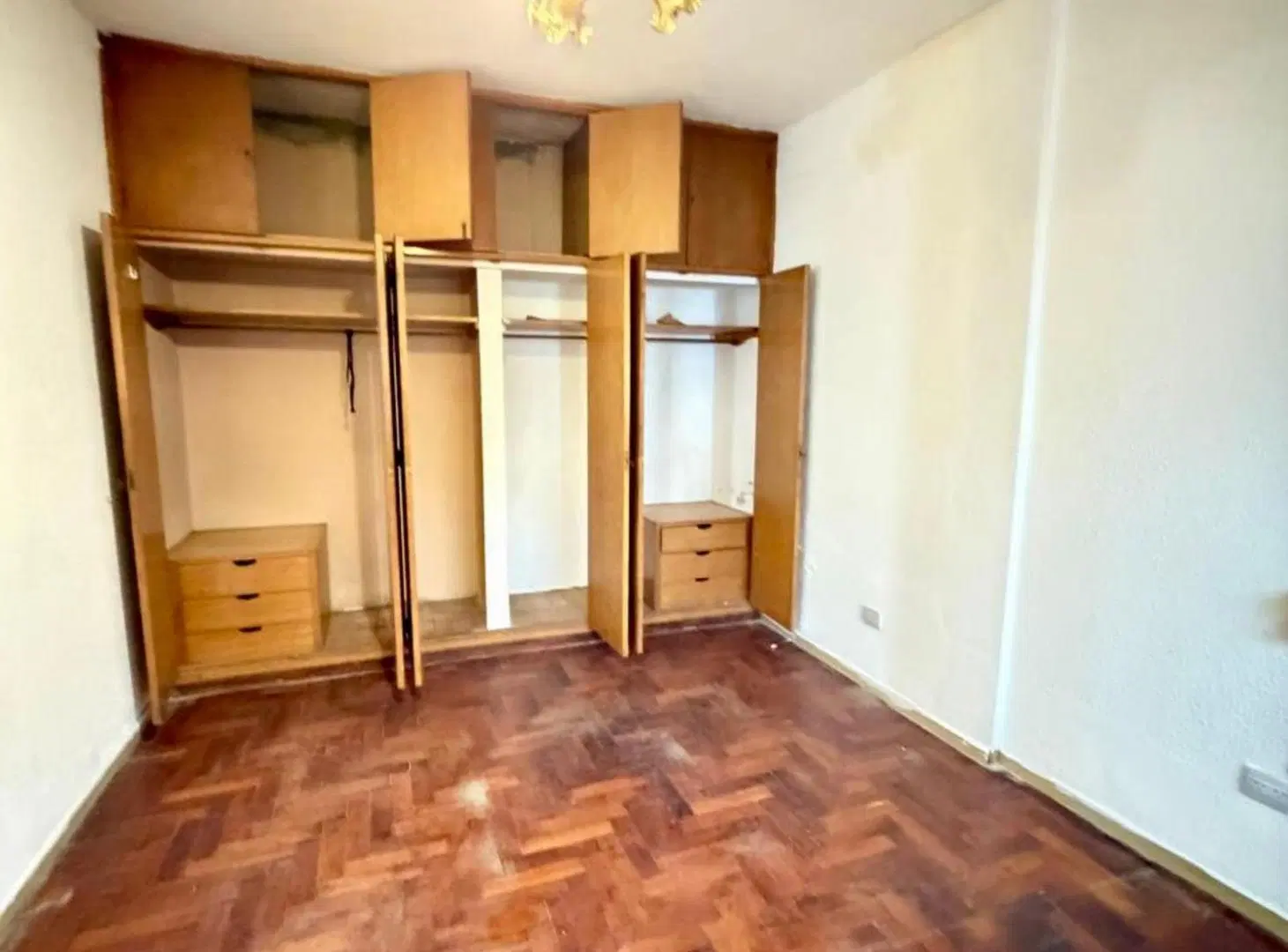 VENTA DE CASA EN VILLA DEVOTO A ACTUALIZAR 4