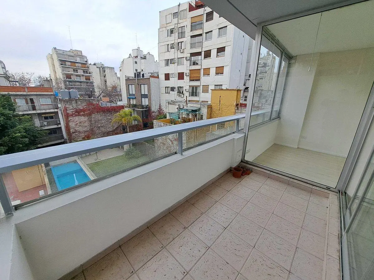 Alquiler 2 ambientes con cochera y seguridad 24 HS 3