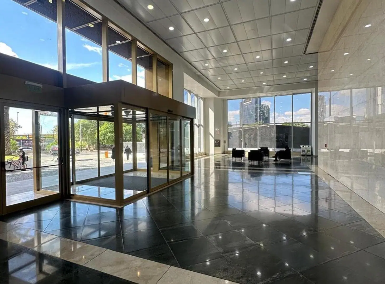 OFICINA EN ALQUILER TORRE CATALINAS PLAZA PISO 10 2