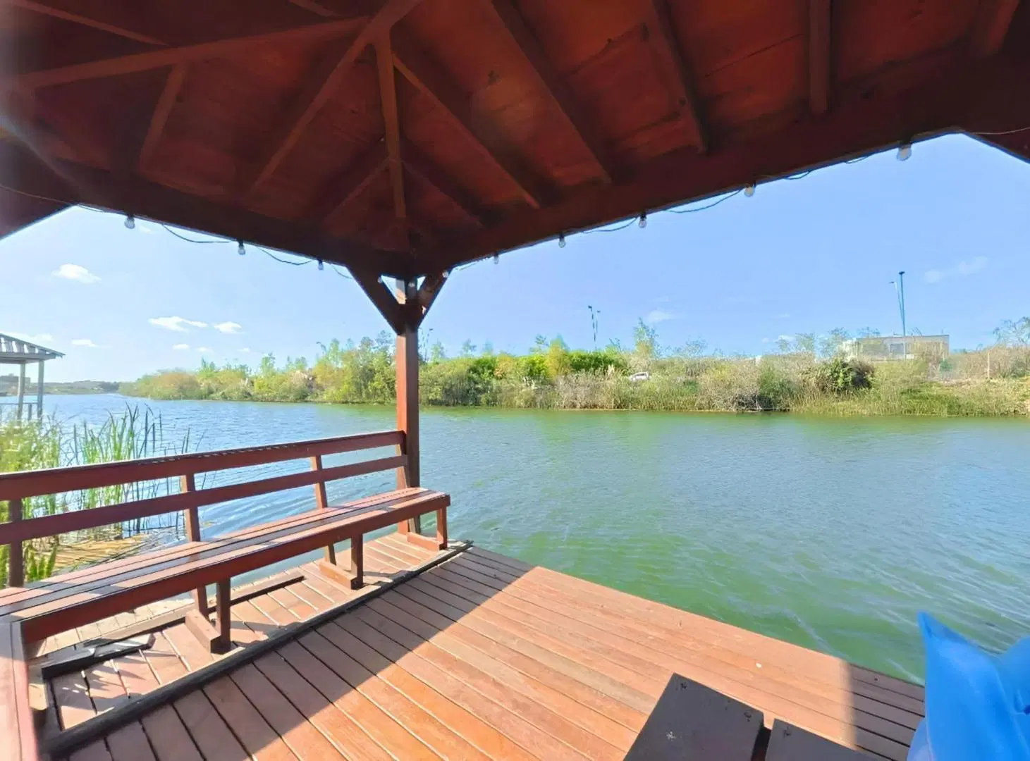 CASA EN VENTA A LA LAGUNA BARRIO MUELLES PUERTOS 4
