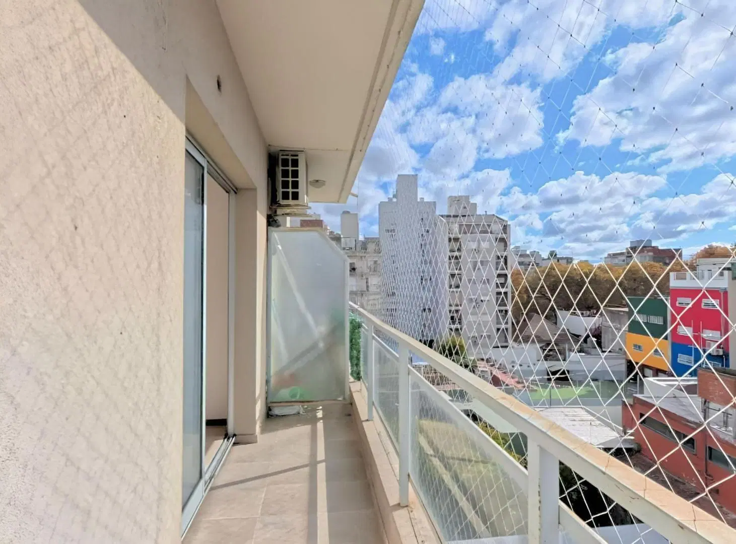 DEPARTAMENTO EN VENTA 2 AMBIENTES CON COCHERA DESC 5