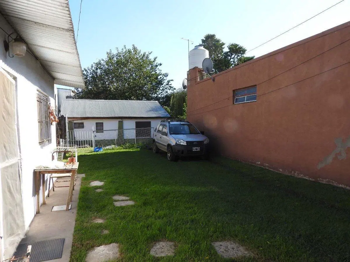 VENTA 4 CASAS BENAVIDEZ MULTIFAMILIAR DOBLE LOTE 3