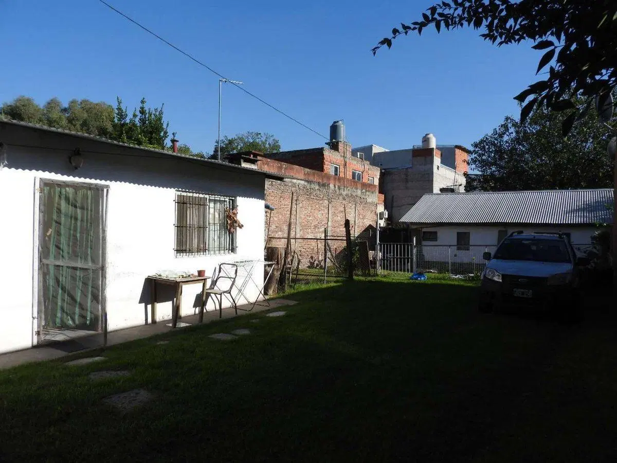 VENTA 4 CASAS BENAVIDEZ MULTIFAMILIAR DOBLE LOTE 5