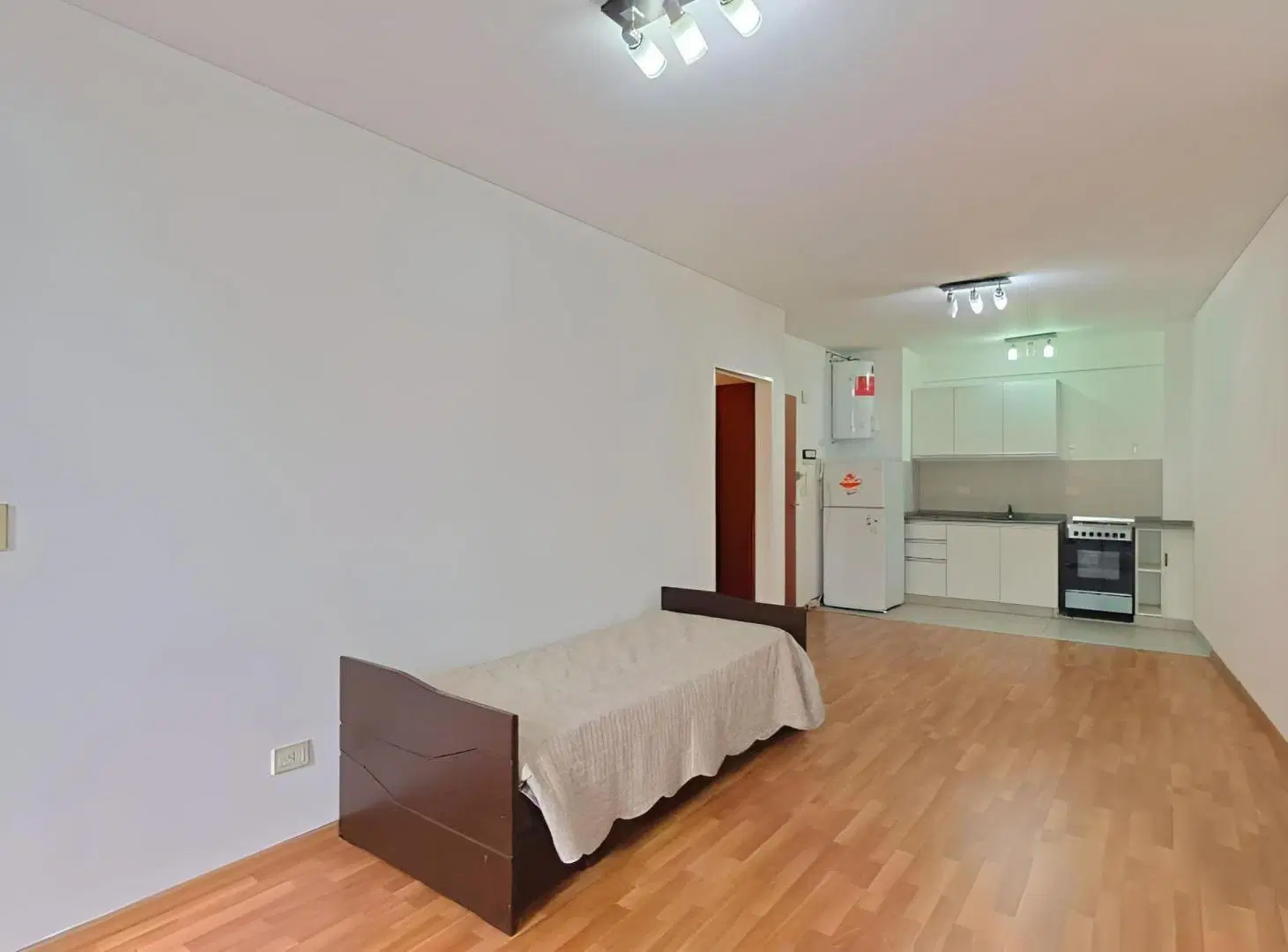 Depto de 2 ambientes con cochera y 2 baños 2