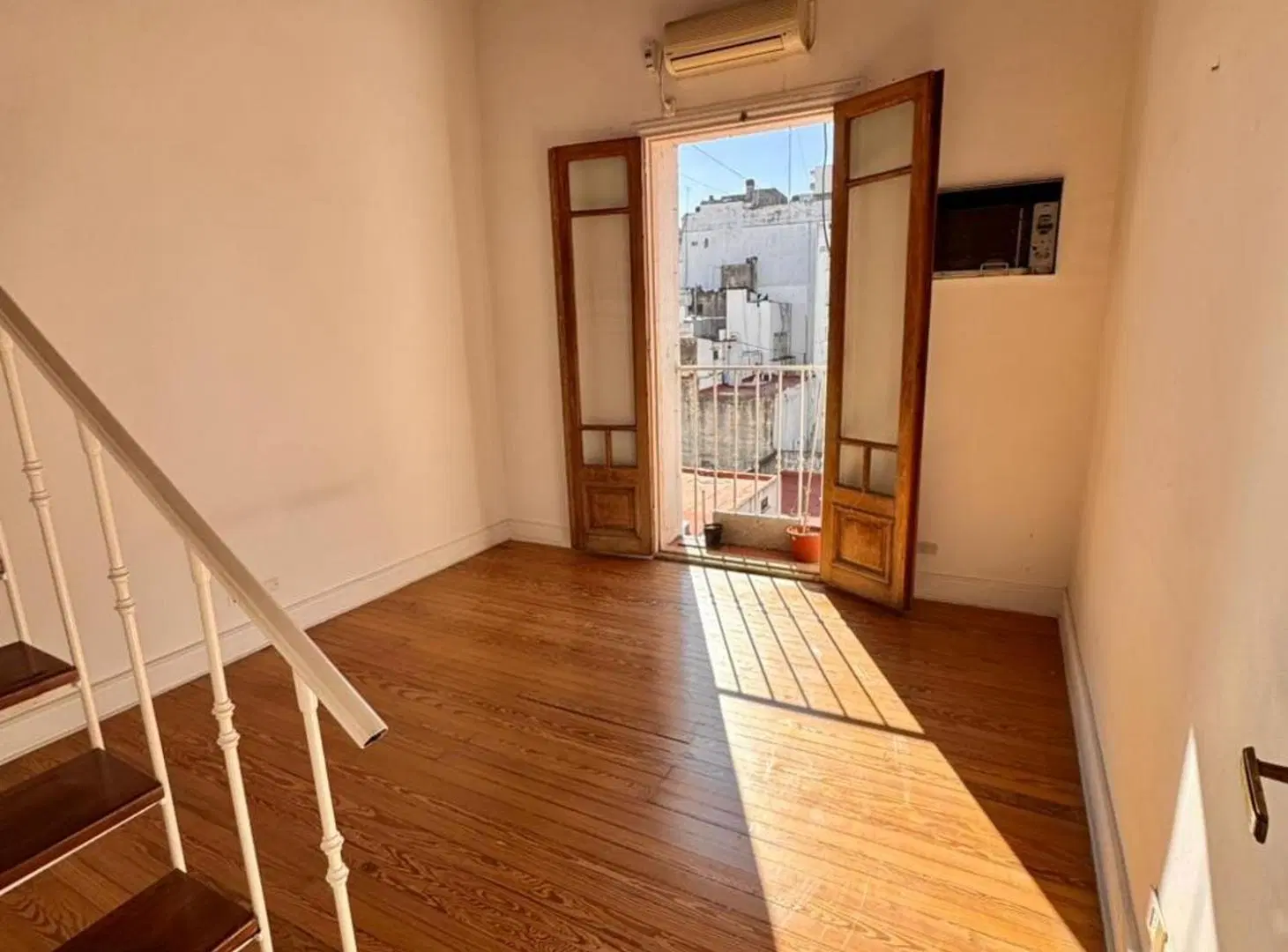 VENTA DEPTO. 3/4 AMB., RETIRO 4