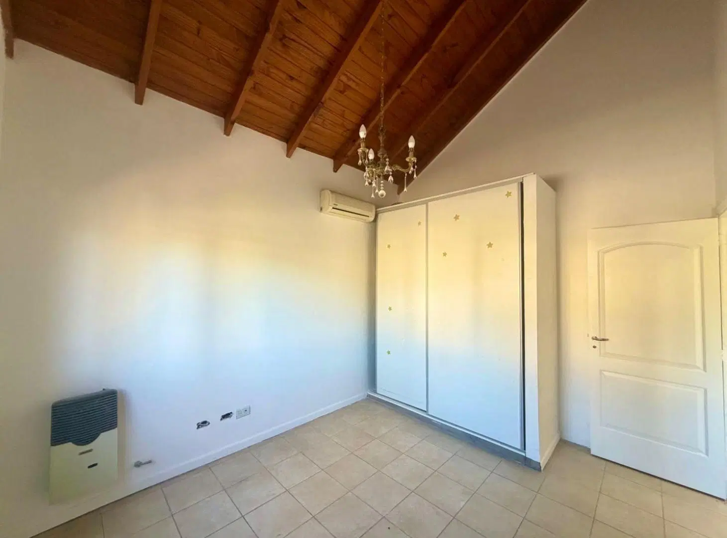 Venta Casa 4 Ambientes Pilar 4
