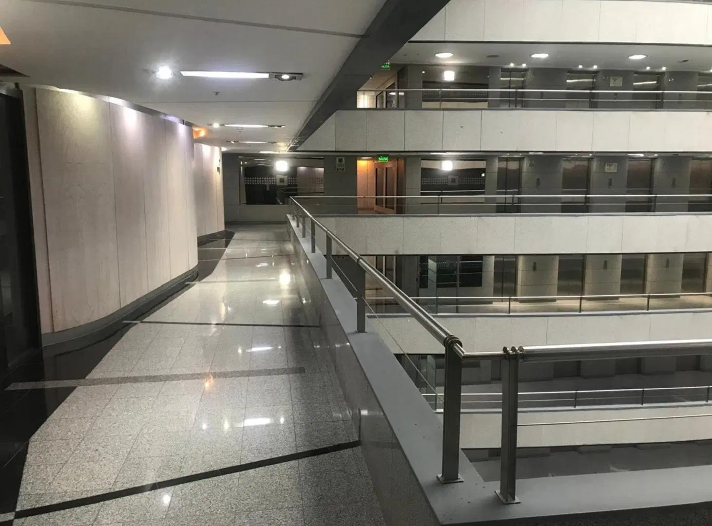 ALQUILER OFICINAS  BS AS PLAZA PUERTO MADERO COCHE 8