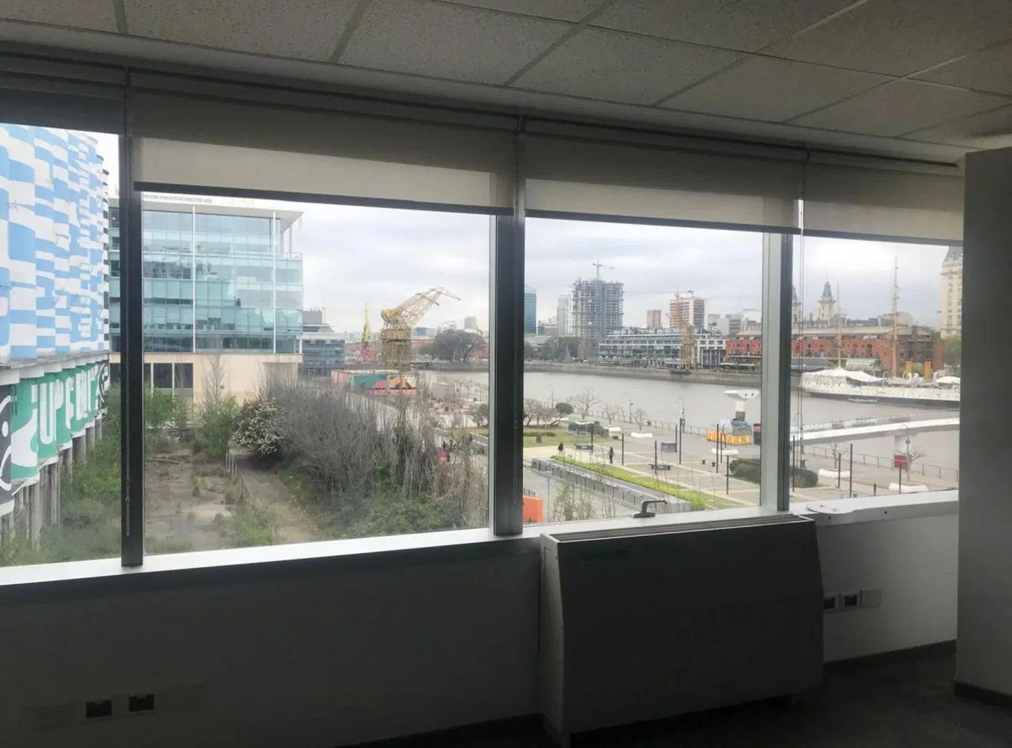 ALQUILER OFICINAS  BS AS PLAZA PUERTO MADERO COCHE 3