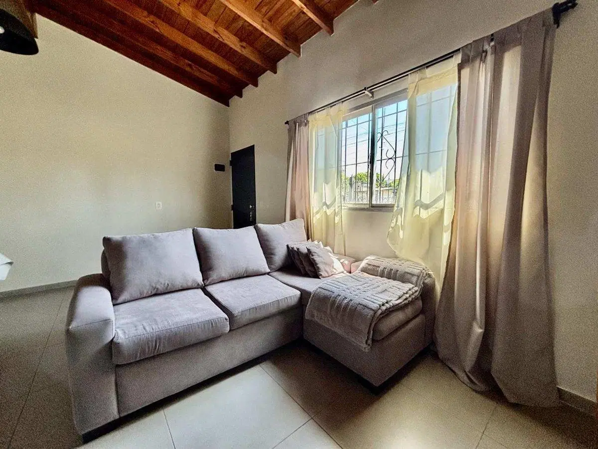 Casa en Venta reciclada a nuevo en Trujui Moreno 8