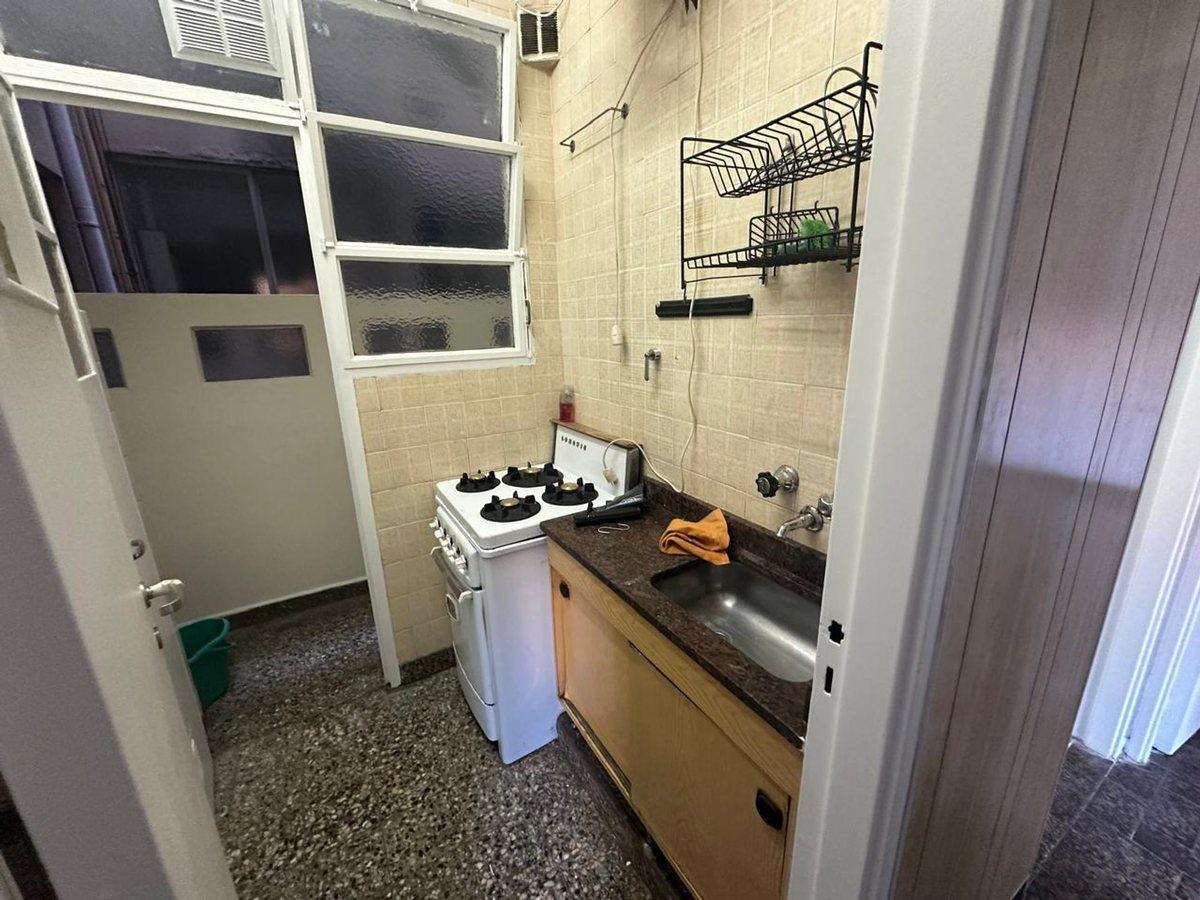 Foto de VENTA DEPTO 3 DORM / DEPENDENCIA EN ONCE (CABA), imagen 3