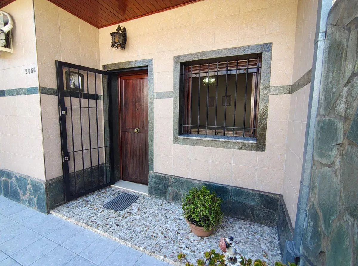 RESERVADA / CASA EN JOSE LEON SUAREZ 5