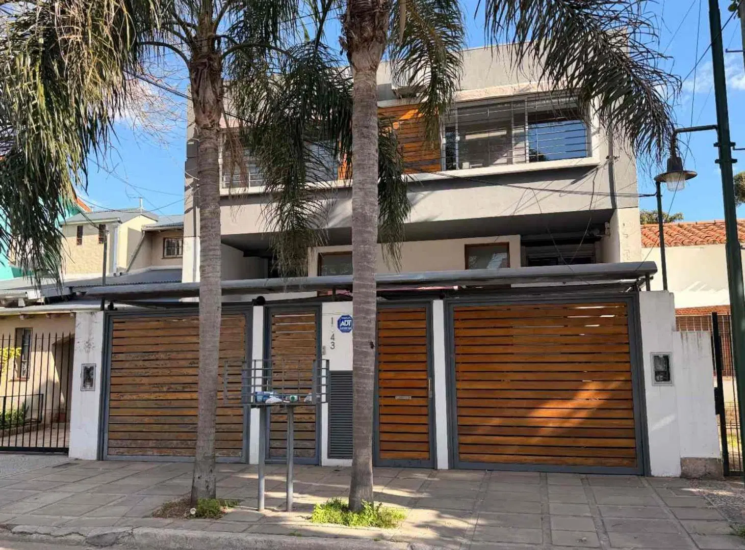 TRIPLEX 4 AMBIENTES EN ALQUILER MARTINEZ 4