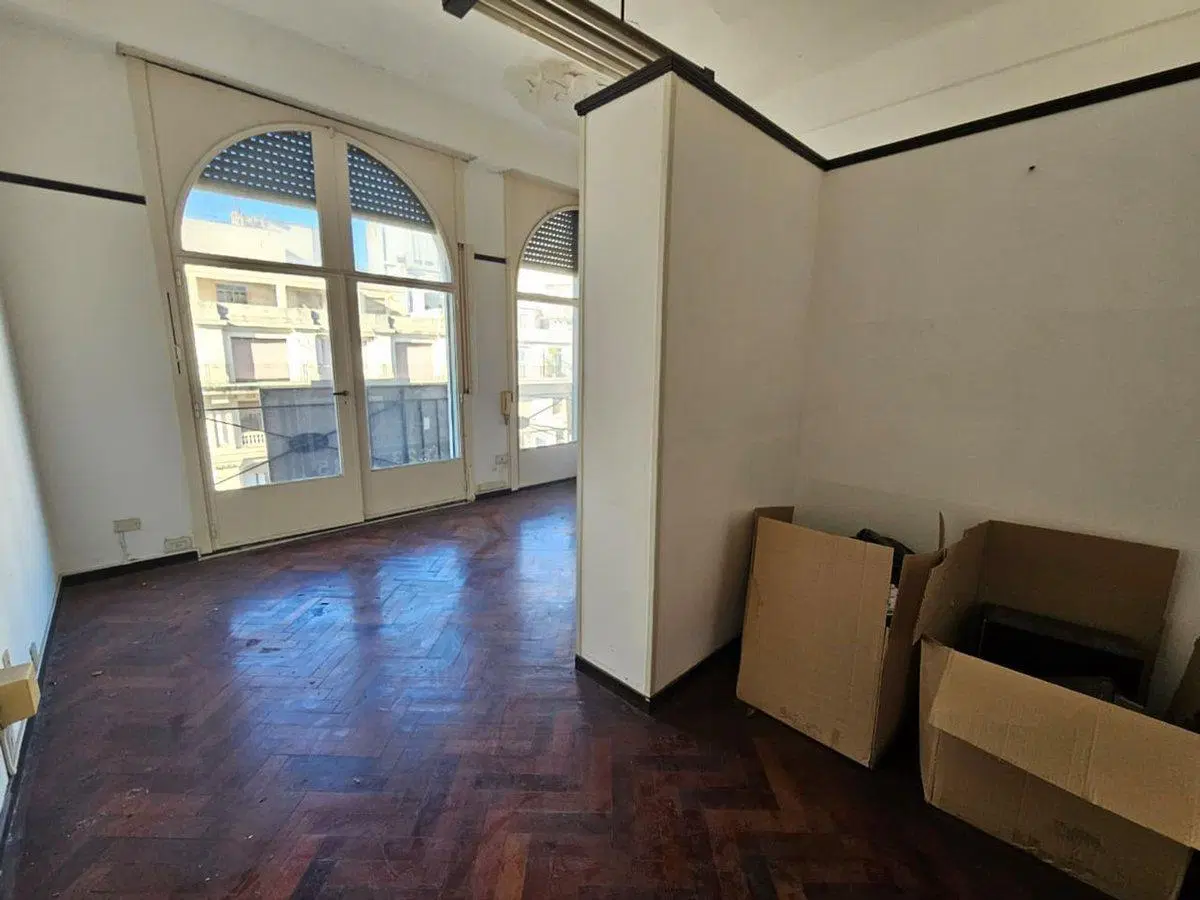 Venta Oficina Super luminosa Centro Estudio Piso 9 5