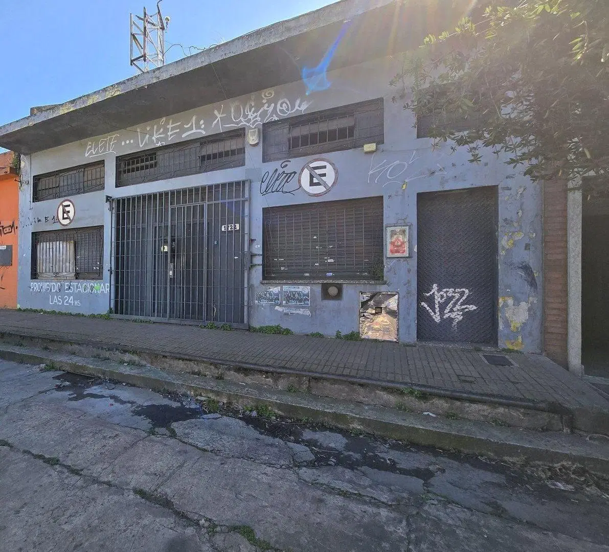 GALPÓN EN VENTA EN TEMPERLEY DOBLE INGRESO 485m2 4
