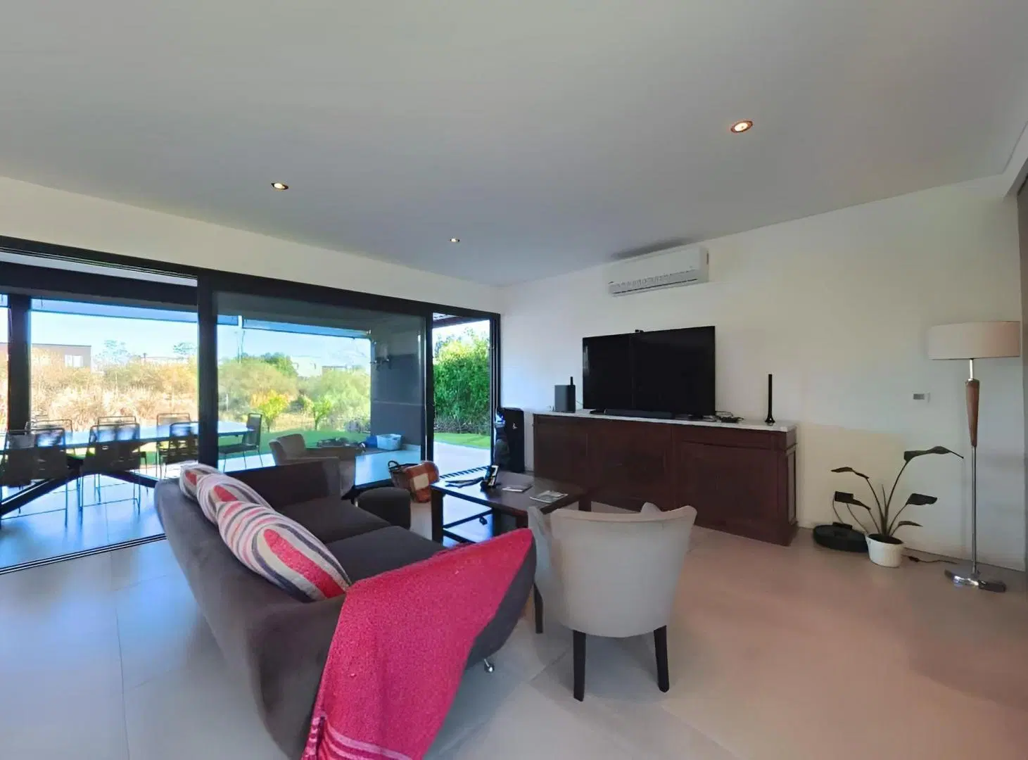 CASA EN VENTA BARRIO PUERTOS-MARINAS AL AGUA 3