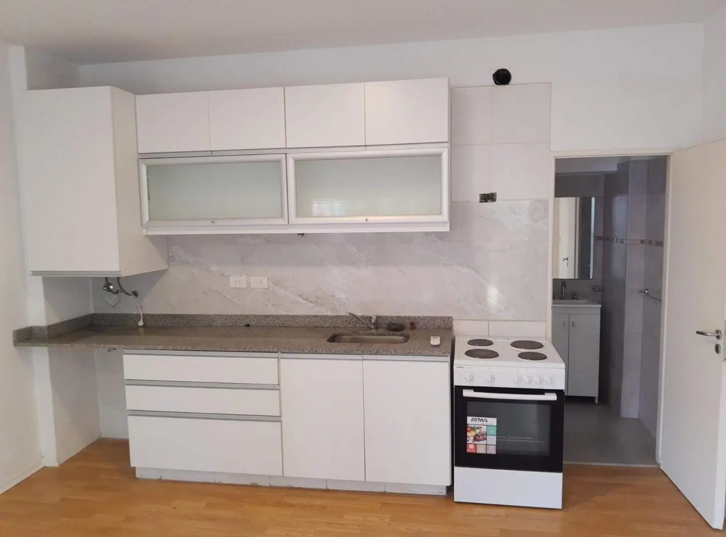Alquiler de PH monoambiente Bajo de San Isidro 8