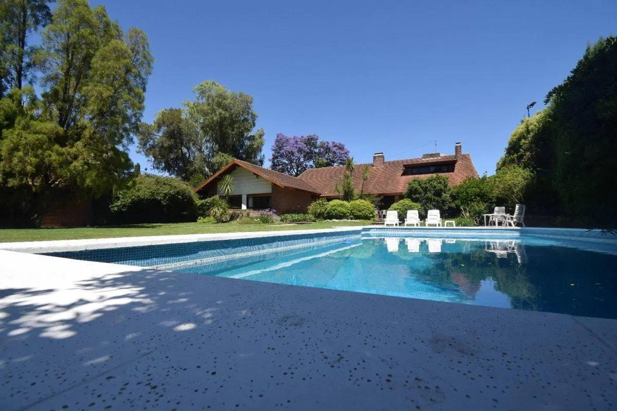 VENTA CASA LOMAS DE SAN ISIDRO ZONA GOLF PILETA 5