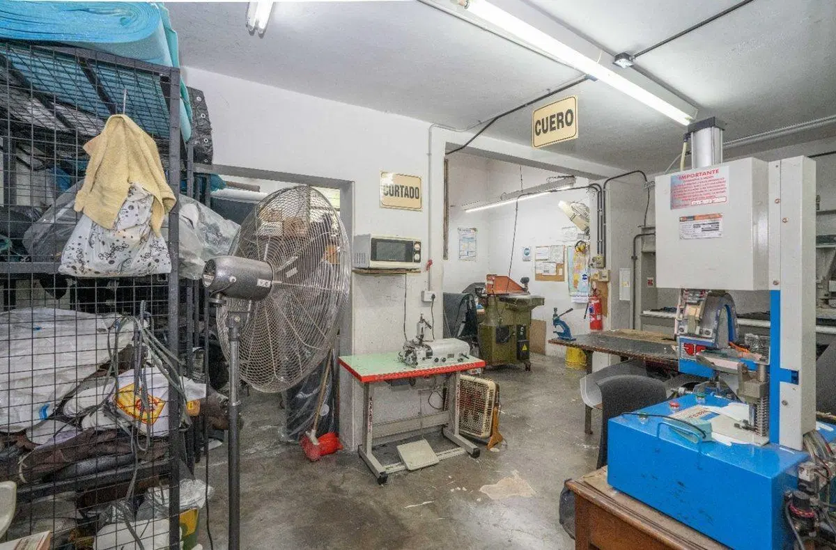 VENTA GALPON - DEPOSITO EN PARQUE AVELLANEDA 8