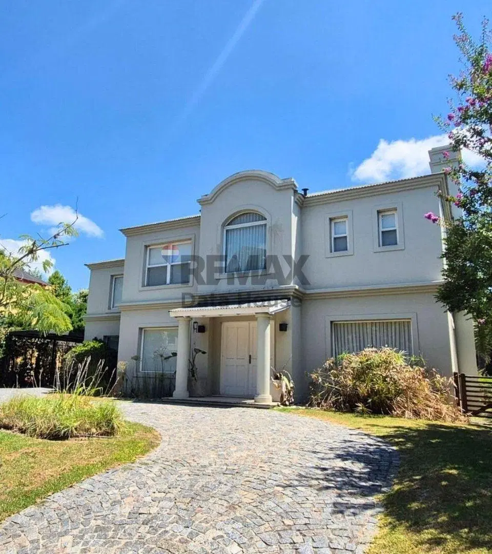 VENTA Casa  5 amb Bo. Septiembre Lote Central 4