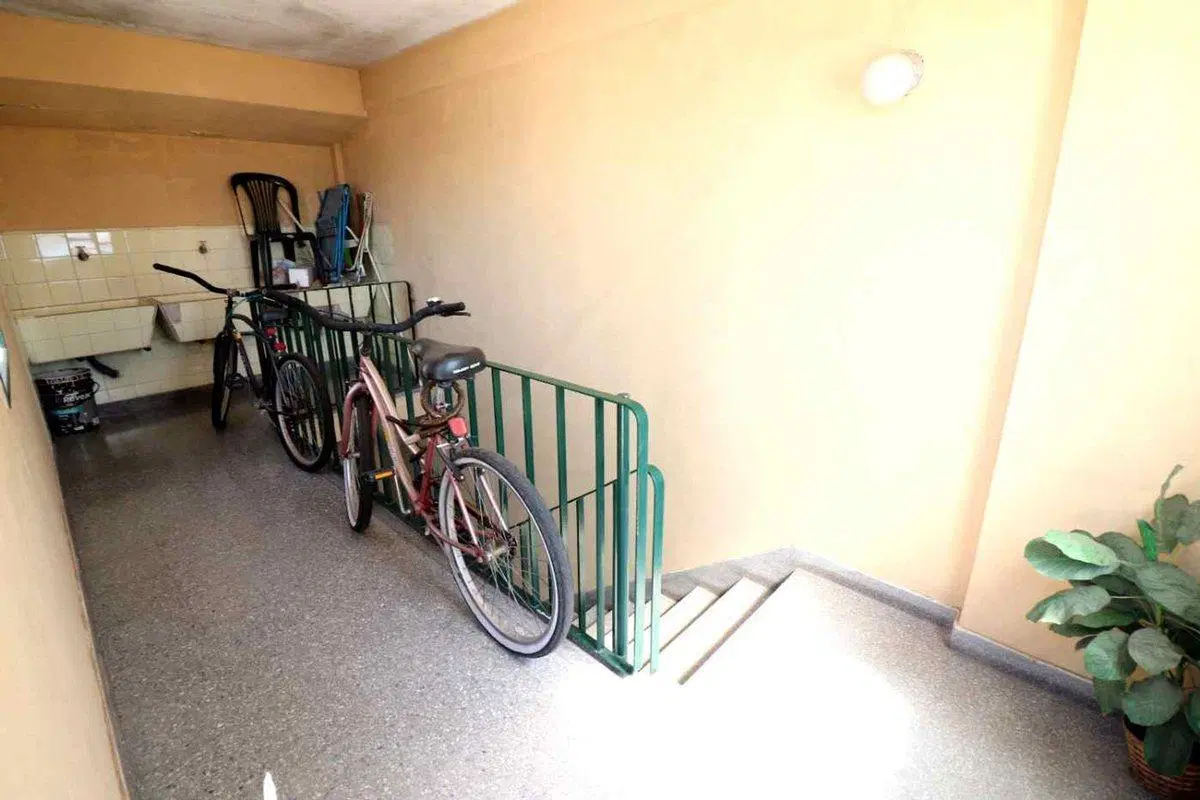 VENTA  DPTO SAN ISIDRO MONOAMB IMPECABLE EXC UBIC. 4
