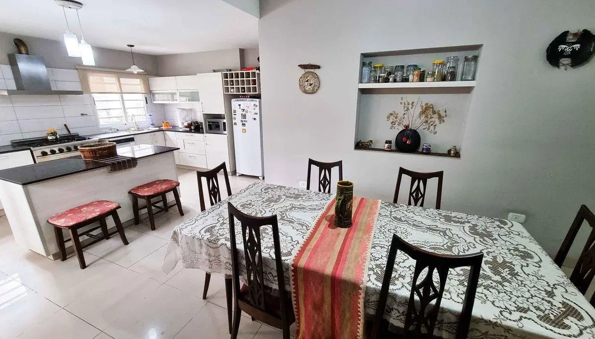 casa en venta 6 ambientes pileta quincho castelar 5