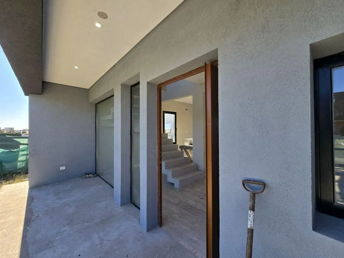 CASA 5 AMBIENTES EN VENTA HUDSON SEBASTIAN GABOTO 3