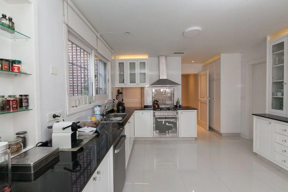 CASA EN LAS LOMAS DE SAN ISIDRO , EXCELENTE ESTADO 8