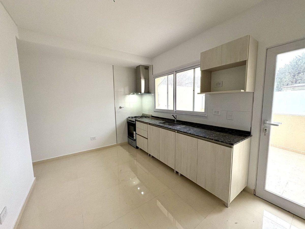 Foto de Venta Dúplex 3 amb a estrenar c/coch en Versalles, imagen 2
