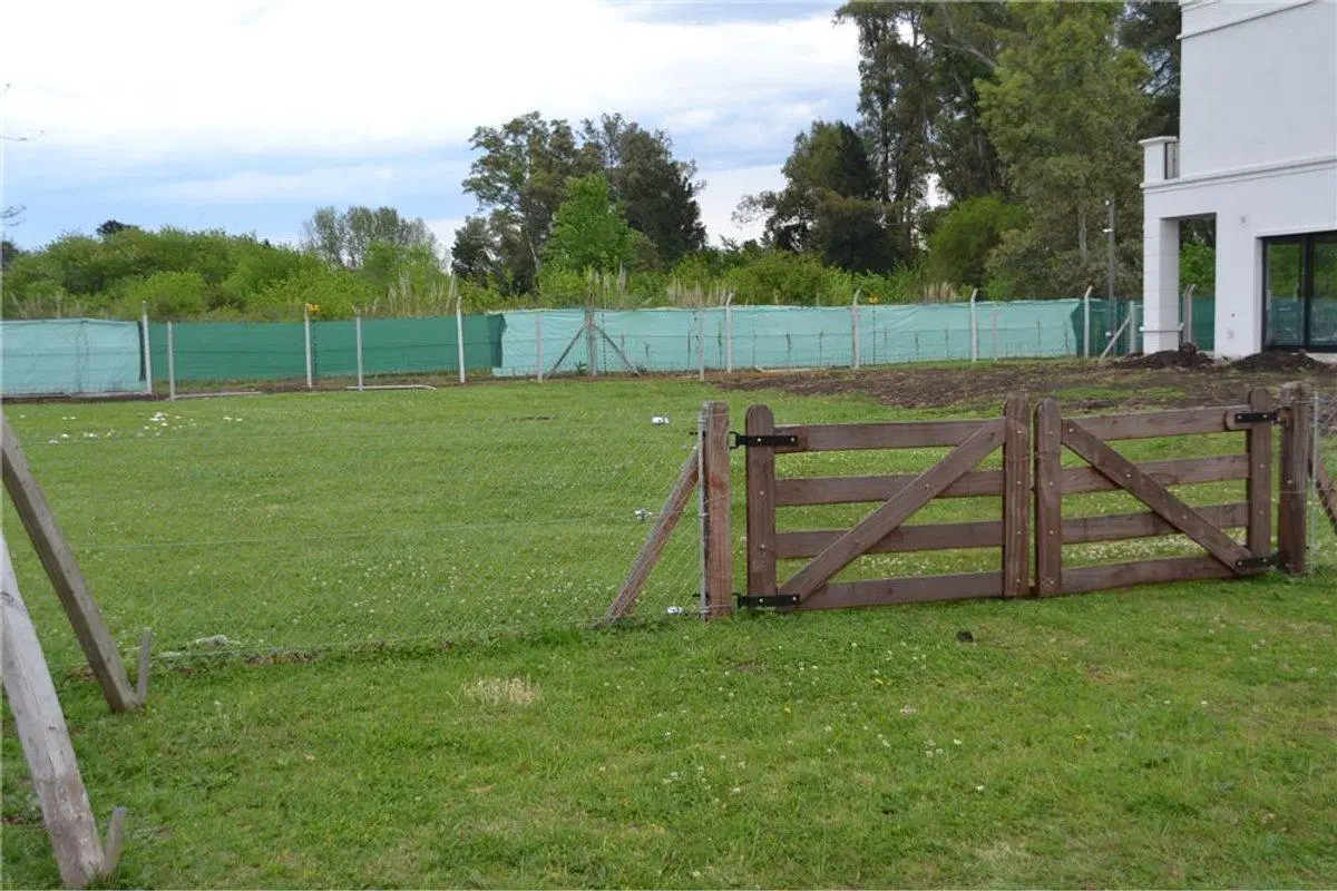 VENTA LOTE EN BARRIO PRIVADO WESTON - OPORTUNIDAD 3