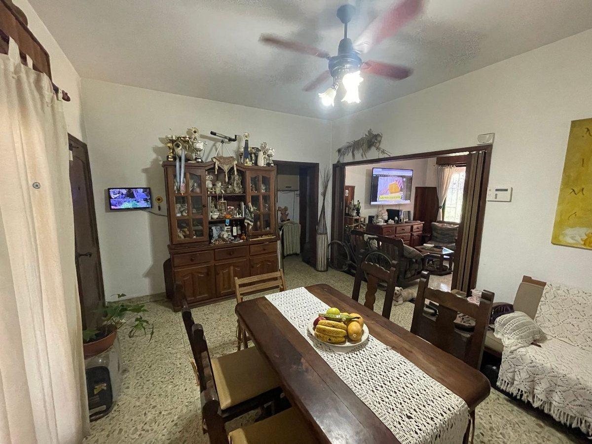 Foto de VENTA CASA 4 AMB EN MARTIN CORONADO - LOTE 465 M2, imagen 2