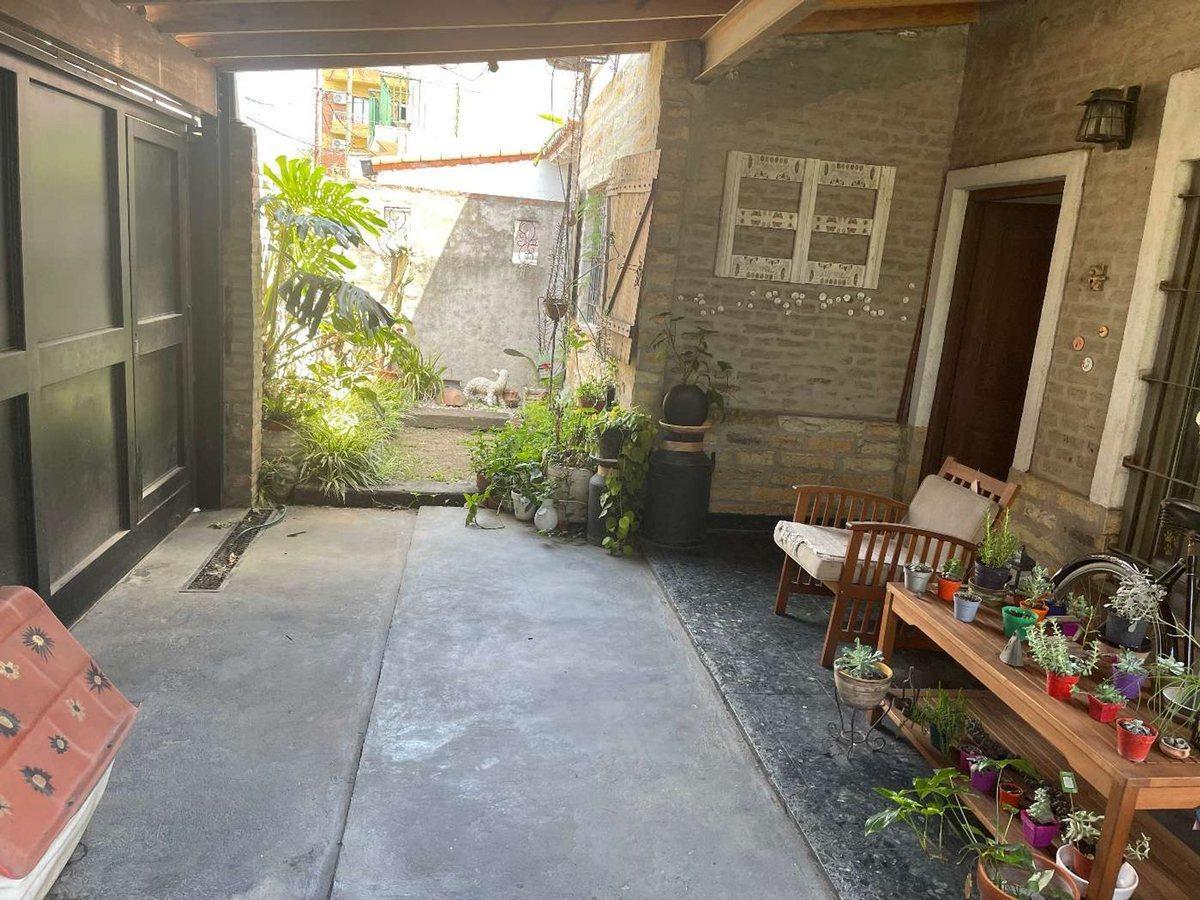 Foto de VENTA CASA 4 AMB EN MARTIN CORONADO - LOTE 465 M2, imagen 3