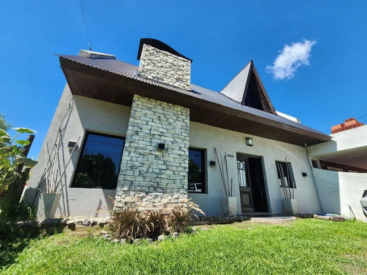 Casa 3 Ambientes Venta U$S 100.000 y cuota PERMUTA 5