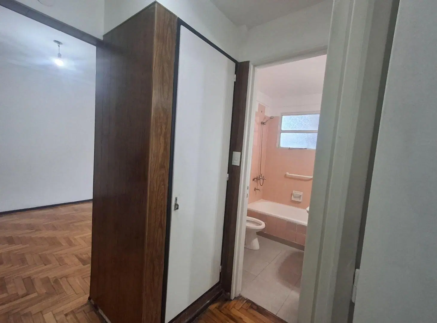VENDE 3 amb con balcón al frente Flores 2