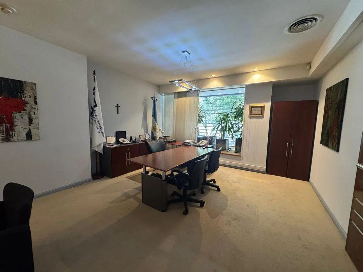 VENTA EDIFICIO OFICINAS ALMAGRO COCHERAS AUDITORIO 8